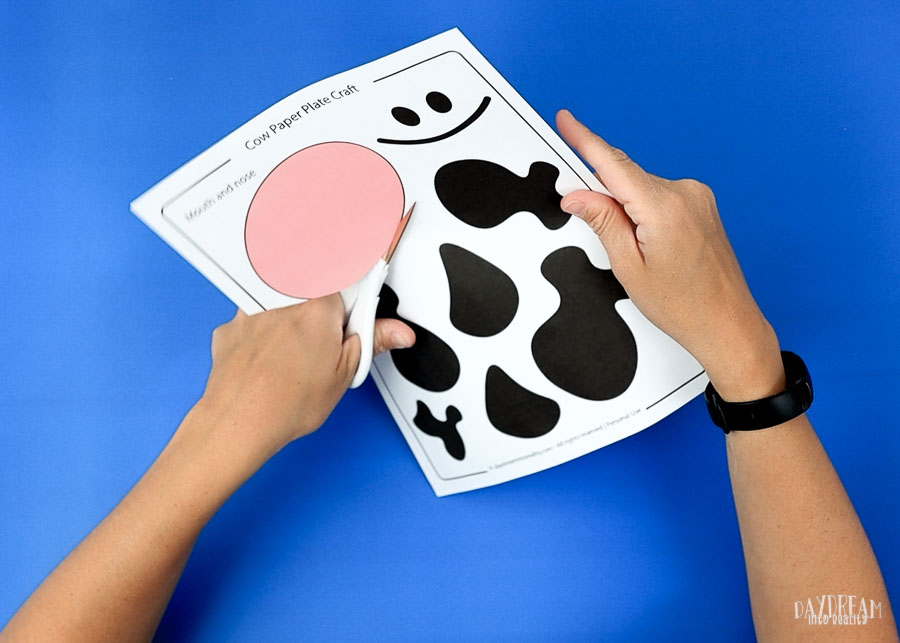 cutting cow paper plate craft template 
